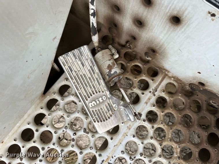 image for item OK9025 1998 GMC C7500  crane truck