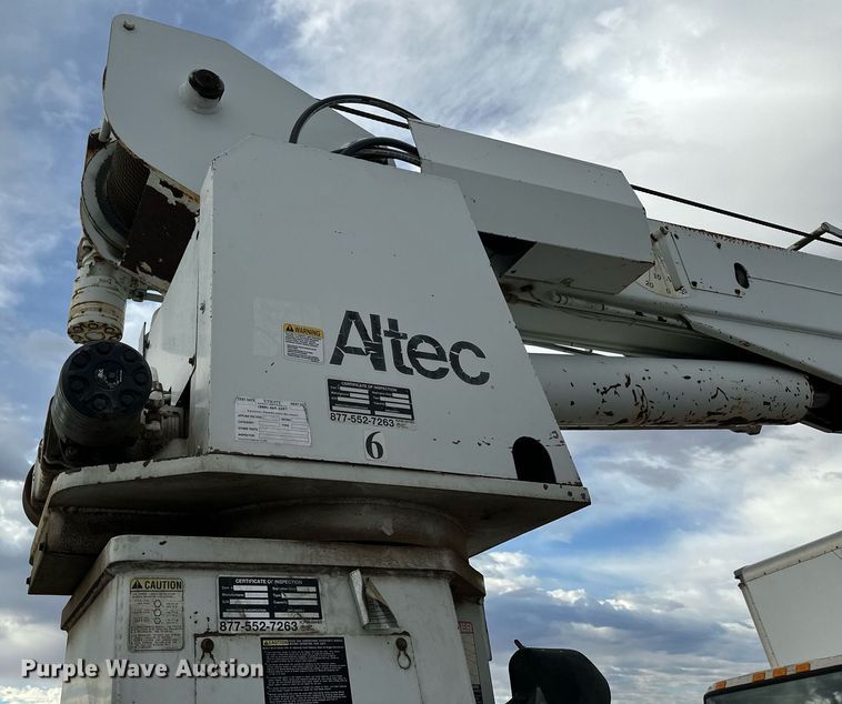 image for item OK9025 1998 GMC C7500  crane truck