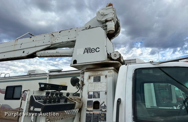 image for item OK9025 1998 GMC C7500  crane truck