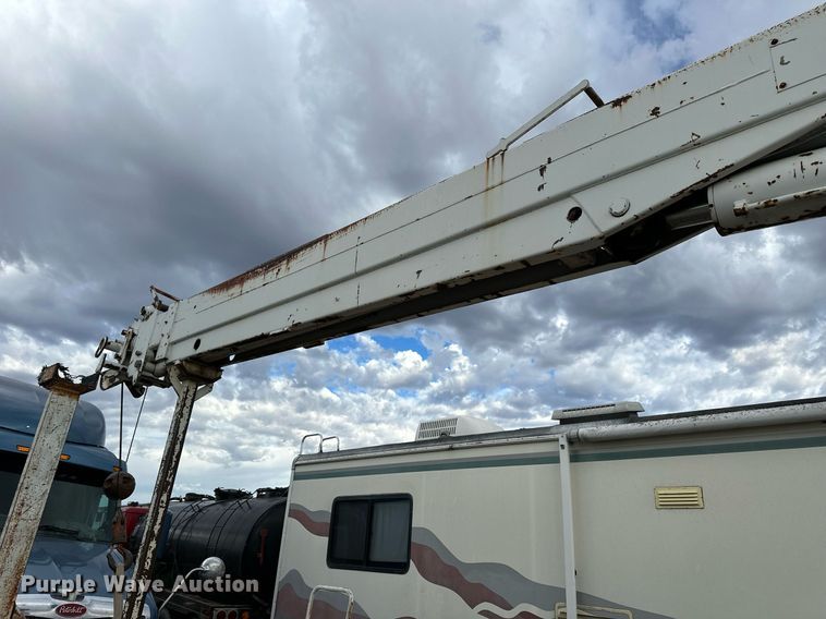 image for item OK9025 1998 GMC C7500  crane truck