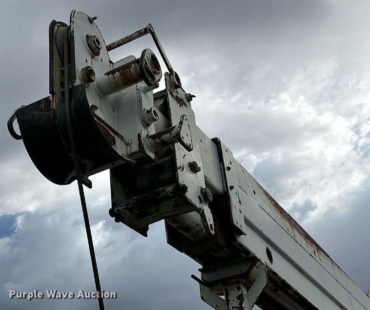 image for item OK9025 1998 GMC C7500  crane truck