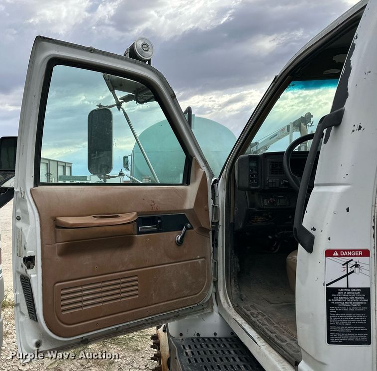 image for item OK9025 1998 GMC C7500  crane truck