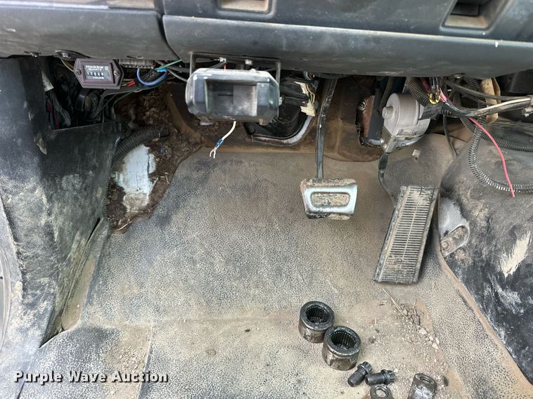 image for item OK9025 1998 GMC C7500  crane truck