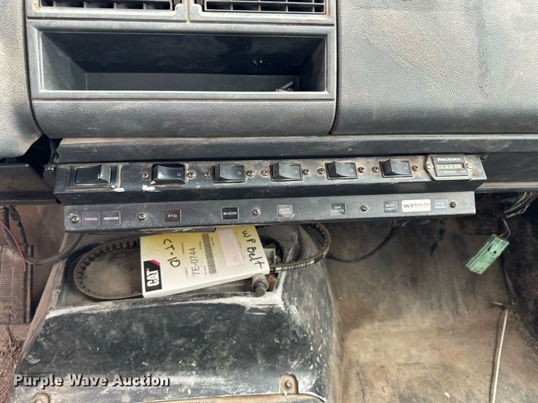 image for item OK9025 1998 GMC C7500  crane truck