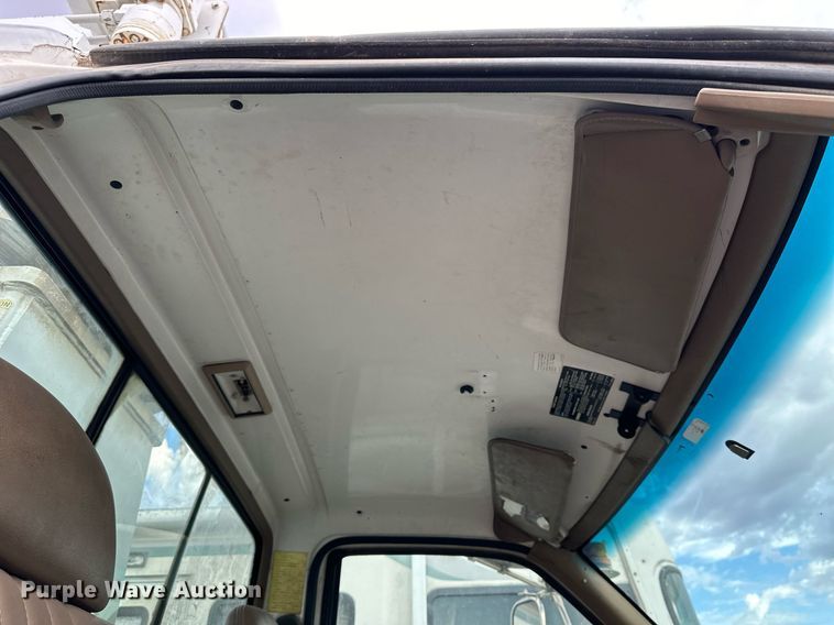 image for item OK9025 1998 GMC C7500  crane truck