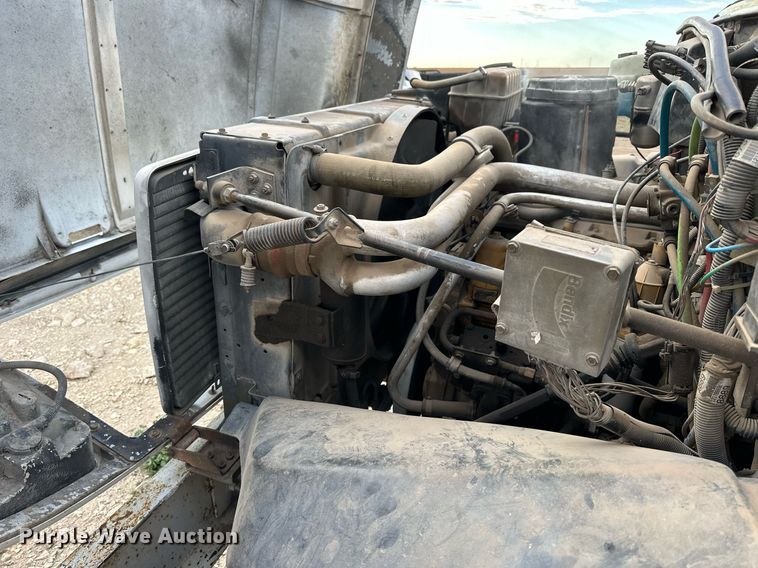 image for item OK9025 1998 GMC C7500  crane truck