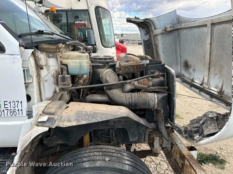 image for item OK9025 1998 GMC C7500  crane truck