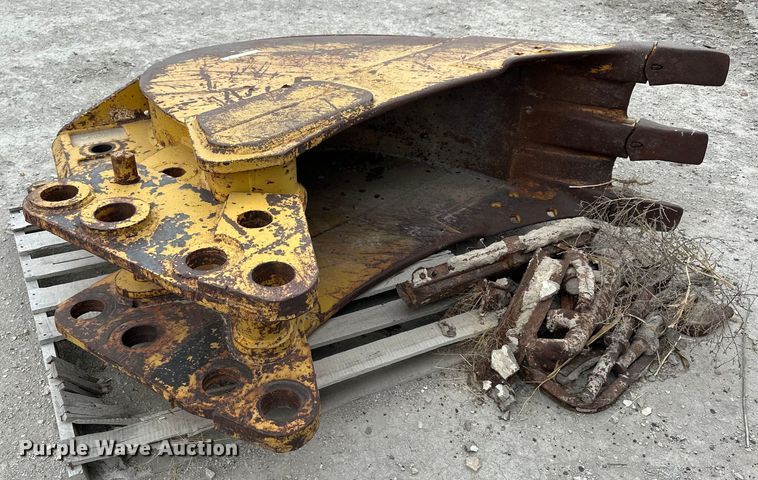 image for item OK9041 Hensley  excavator bucket