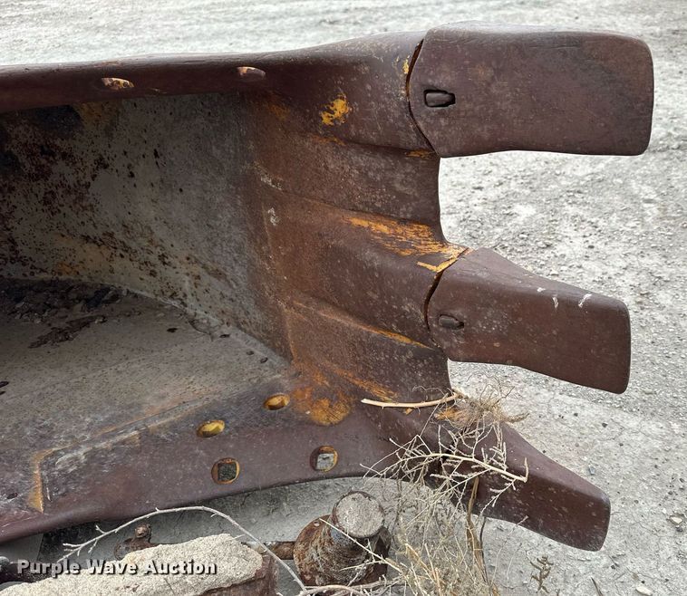 image for item OK9041 Hensley  excavator bucket