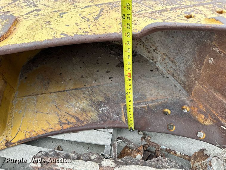 image for item OK9041 Hensley  excavator bucket