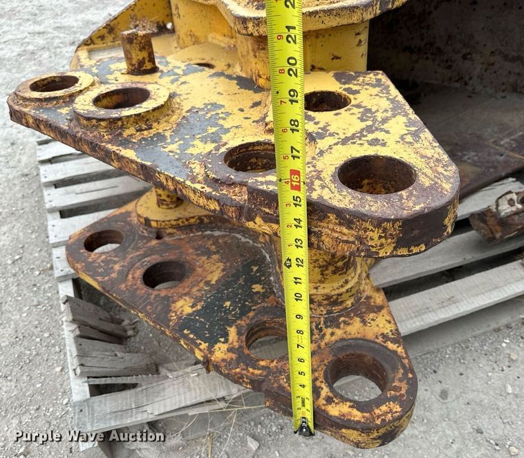 image for item OK9041 Hensley  excavator bucket