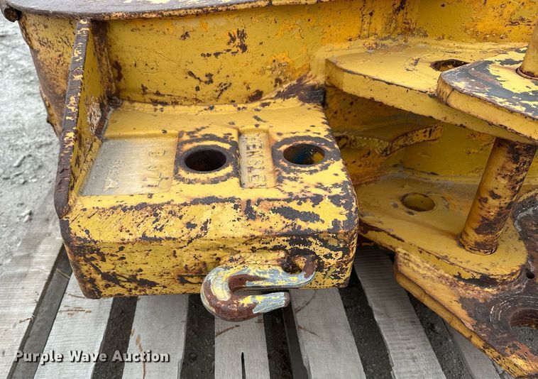 image for item OK9041 Hensley  excavator bucket