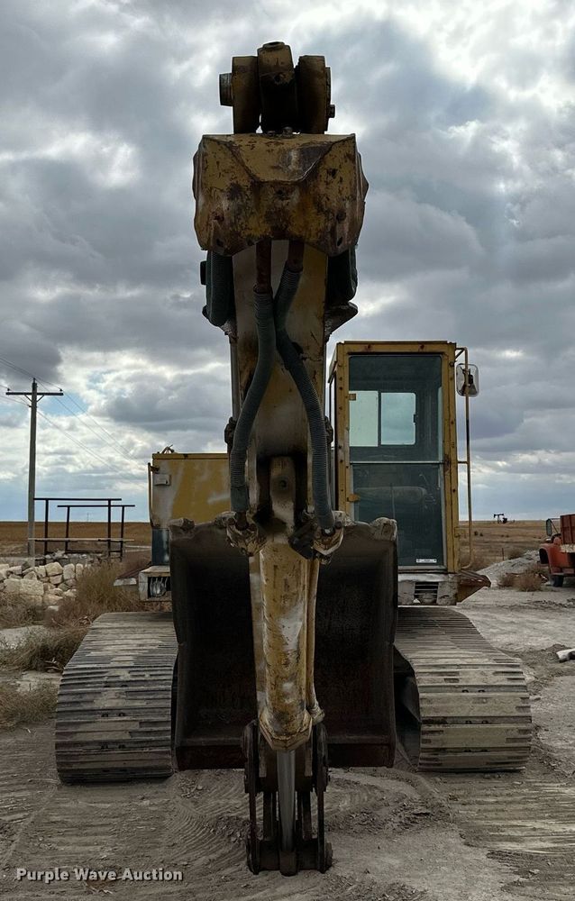 image for item OK9050 1984 Caterpillar 225  excavator