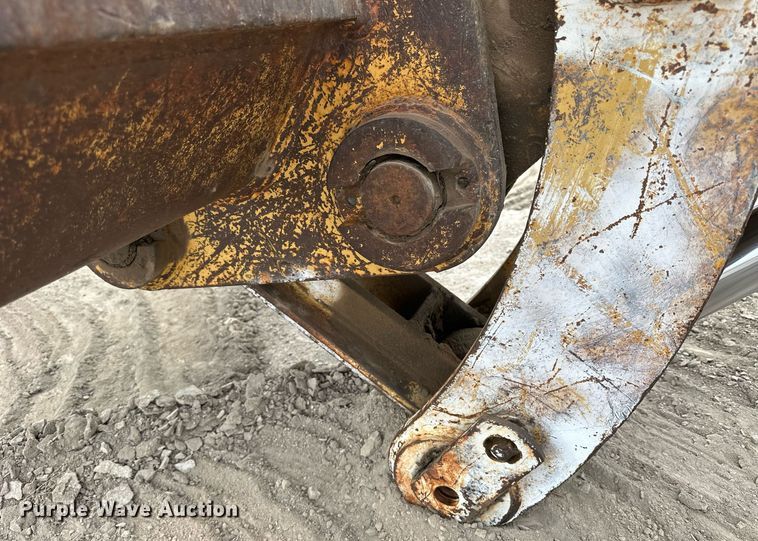 image for item OK9050 1984 Caterpillar 225  excavator