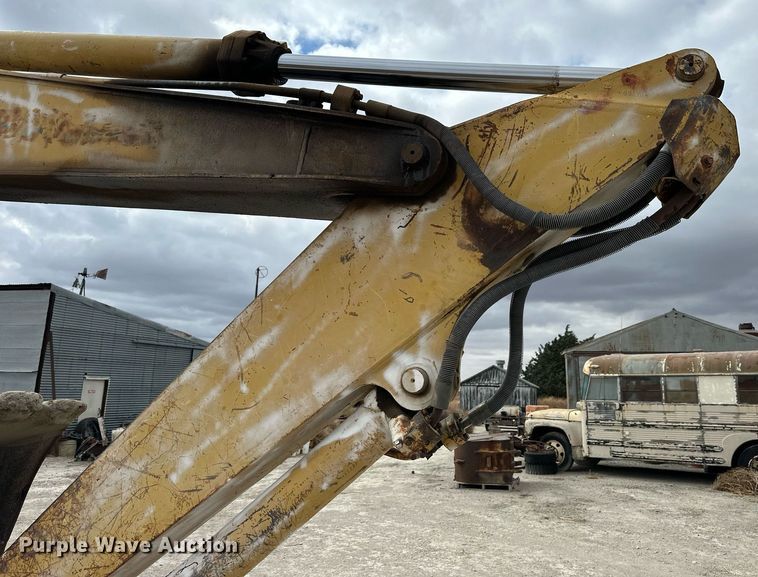 image for item OK9050 1984 Caterpillar 225  excavator