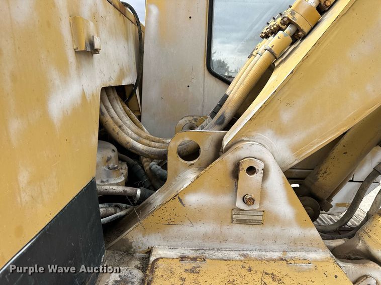 image for item OK9050 1984 Caterpillar 225  excavator