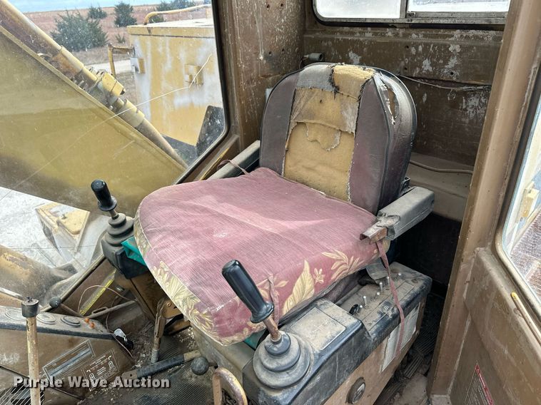 image for item OK9050 1984 Caterpillar 225  excavator