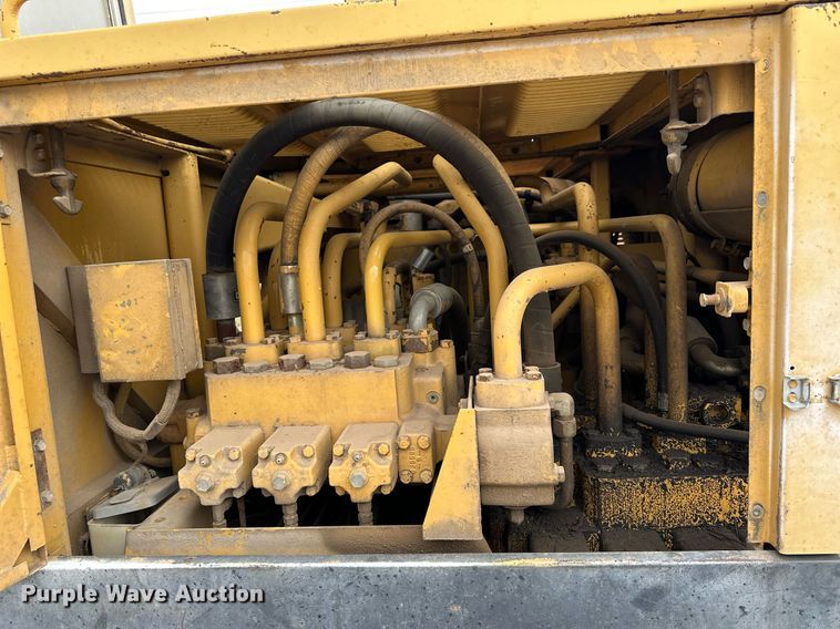 image for item OK9050 1984 Caterpillar 225  excavator