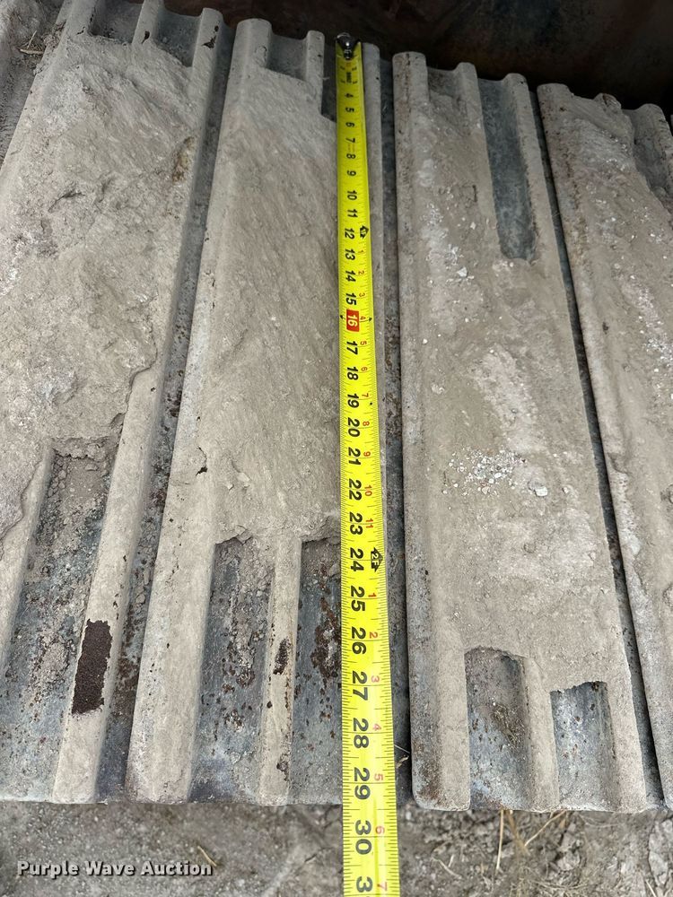 image for item OK9050 1984 Caterpillar 225  excavator