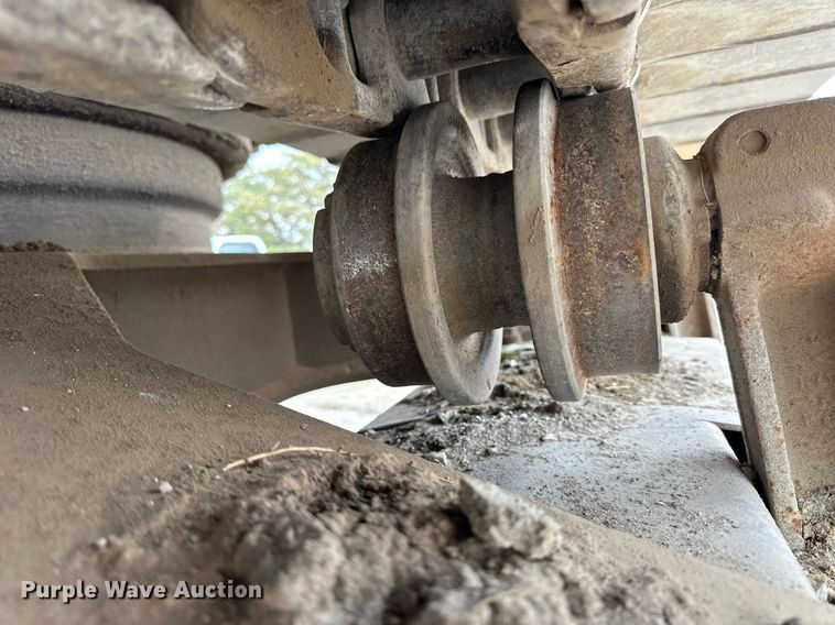 image for item OK9050 1984 Caterpillar 225  excavator