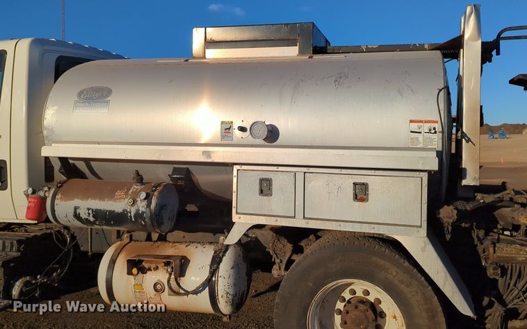 image for item OL9047 2009 International 7300  oil distributor truck