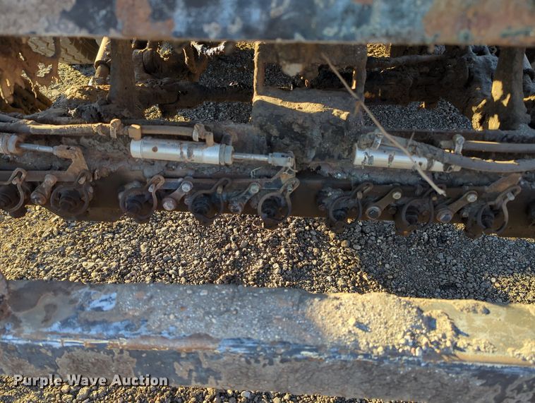 image for item OL9047 2009 International 7300  oil distributor truck