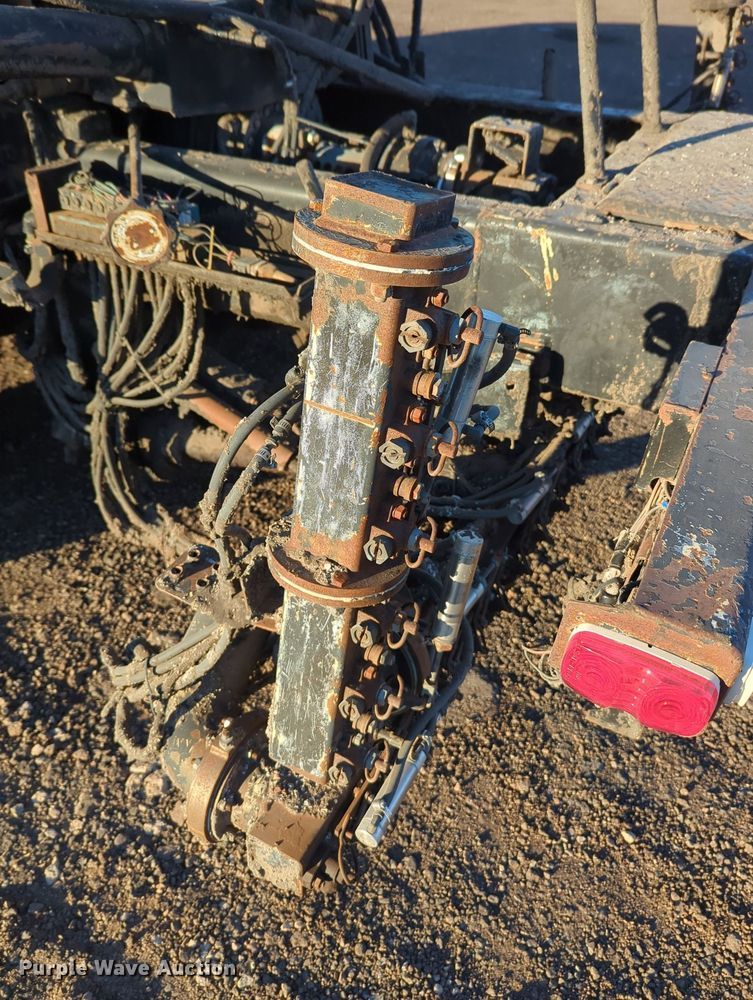 image for item OL9047 2009 International 7300  oil distributor truck