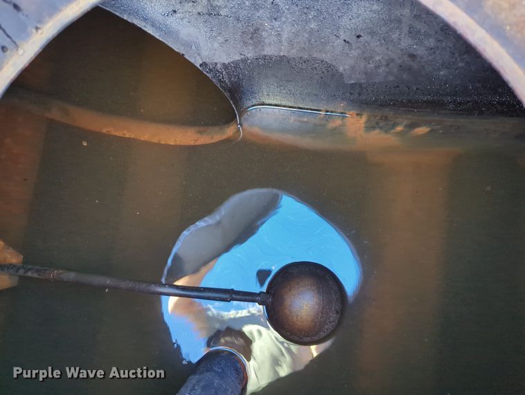 image for item OL9047 2009 International 7300  oil distributor truck