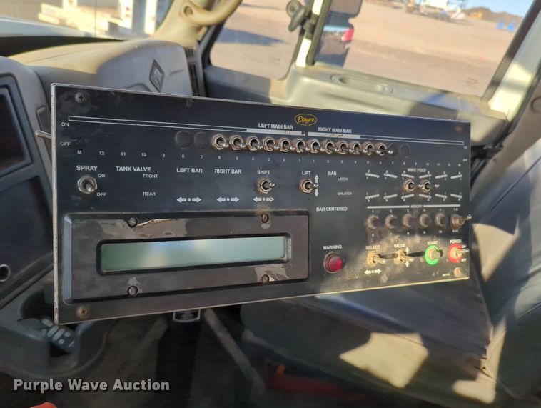 image for item OL9047 2009 International 7300  oil distributor truck