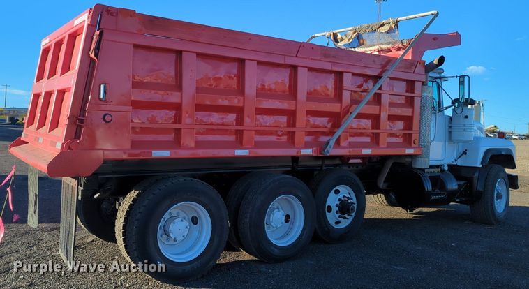 image for item OL9048 2000 Mack RD690S  dump truck