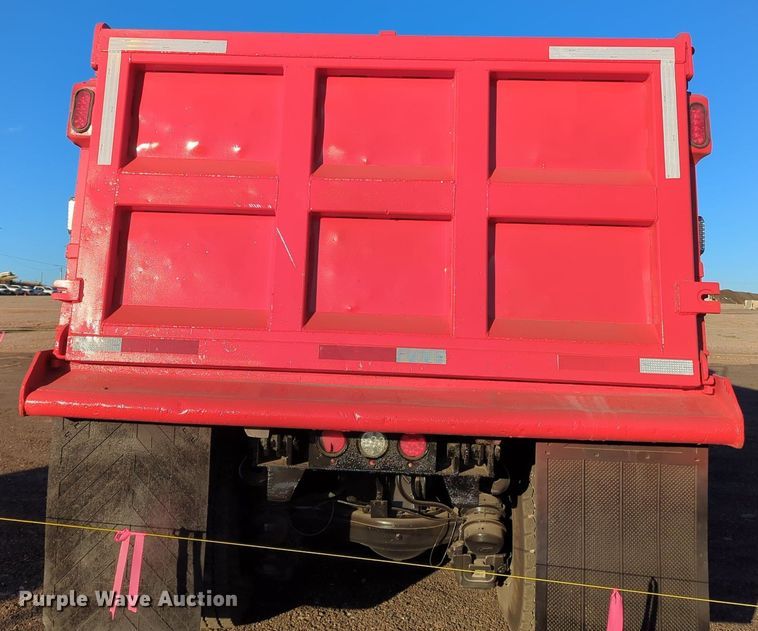 image for item OL9048 2000 Mack RD690S  dump truck