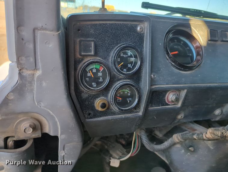 image for item OL9048 2000 Mack RD690S  dump truck