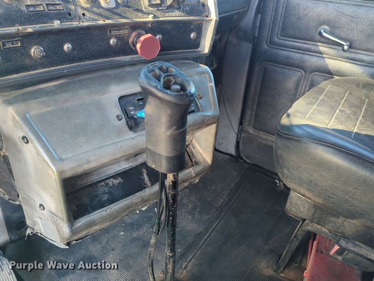 image for item OL9048 2000 Mack RD690S  dump truck