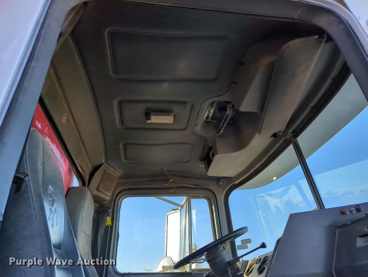 image for item OL9048 2000 Mack RD690S  dump truck