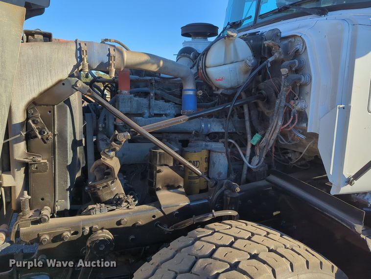 image for item OL9048 2000 Mack RD690S  dump truck