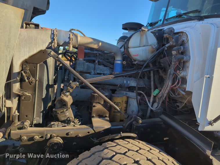 image for item OL9048 2000 Mack RD690S  dump truck