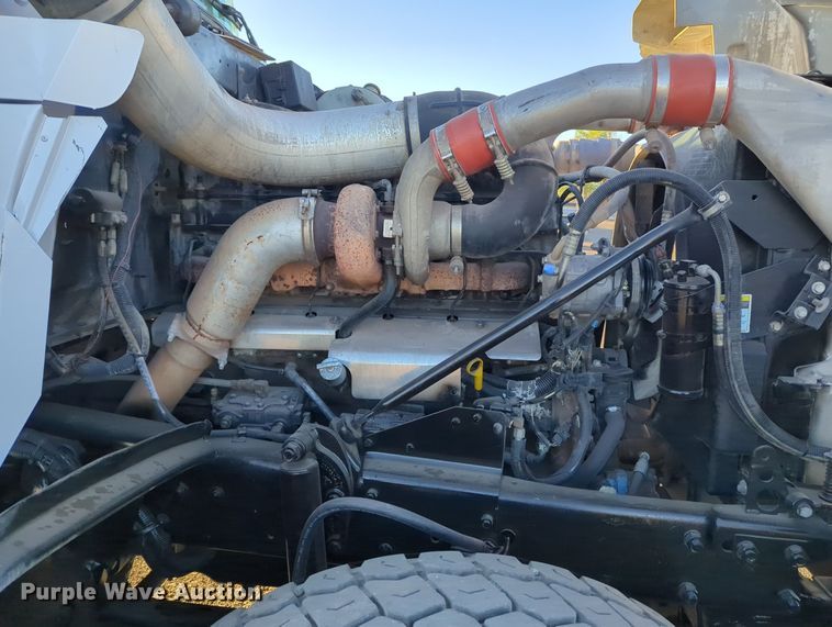 image for item OL9048 2000 Mack RD690S  dump truck