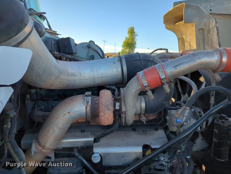 image for item OL9048 2000 Mack RD690S  dump truck