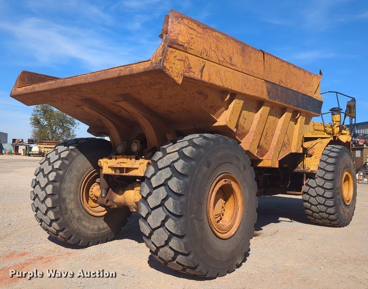 image for item OL9085 1990 Caterpillar D30D  haul truck