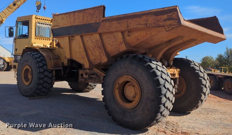 image for item OL9085 1990 Caterpillar D30D  haul truck