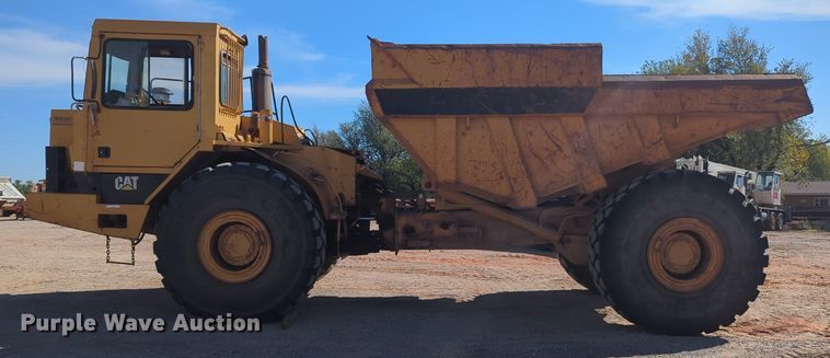 image for item OL9085 1990 Caterpillar D30D  haul truck