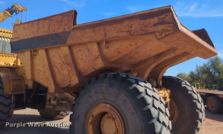 image for item OL9085 1990 Caterpillar D30D  haul truck
