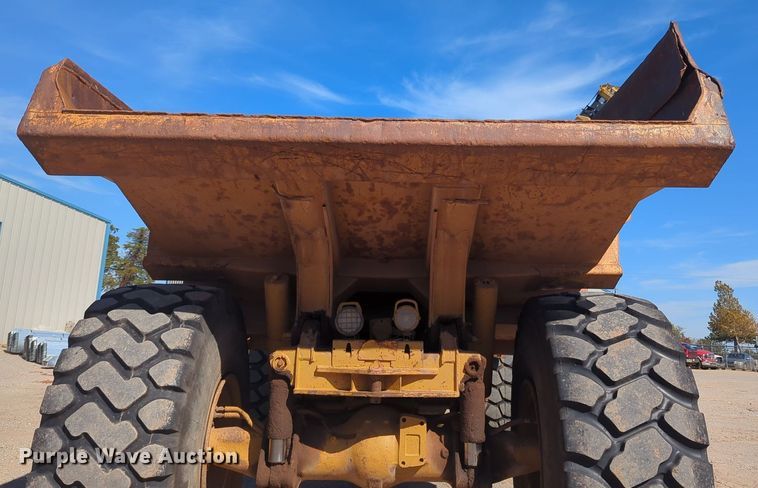 image for item OL9085 1990 Caterpillar D30D  haul truck