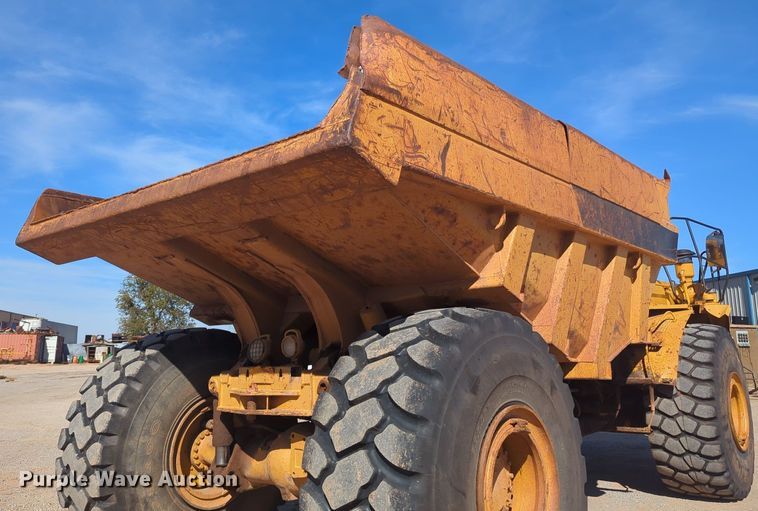 image for item OL9085 1990 Caterpillar D30D  haul truck