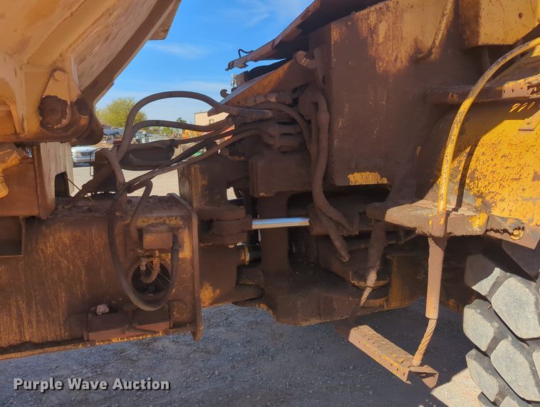 image for item OL9085 1990 Caterpillar D30D  haul truck
