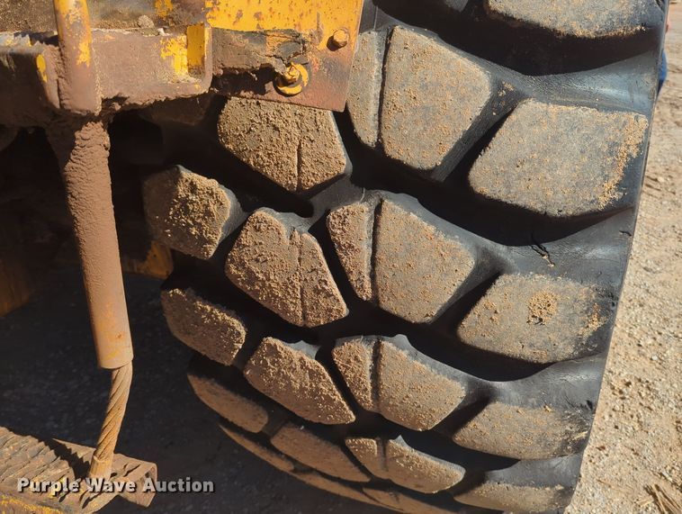 image for item OL9085 1990 Caterpillar D30D  haul truck