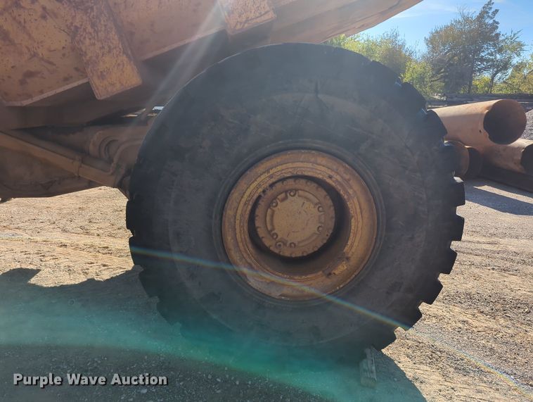 image for item OL9085 1990 Caterpillar D30D  haul truck