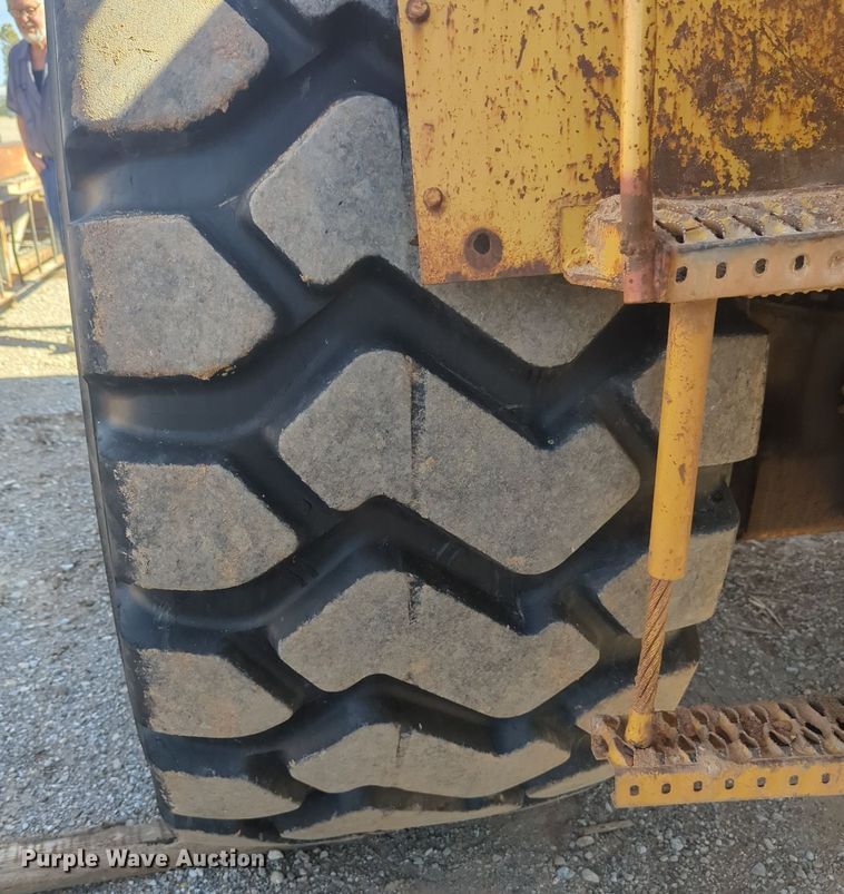 image for item OL9085 1990 Caterpillar D30D  haul truck