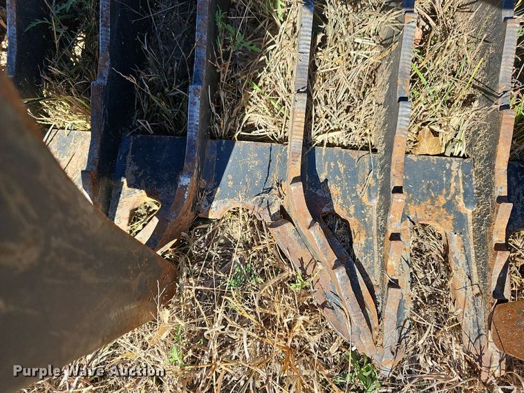 image for item OL9346 Skid steer rock grapple bucket