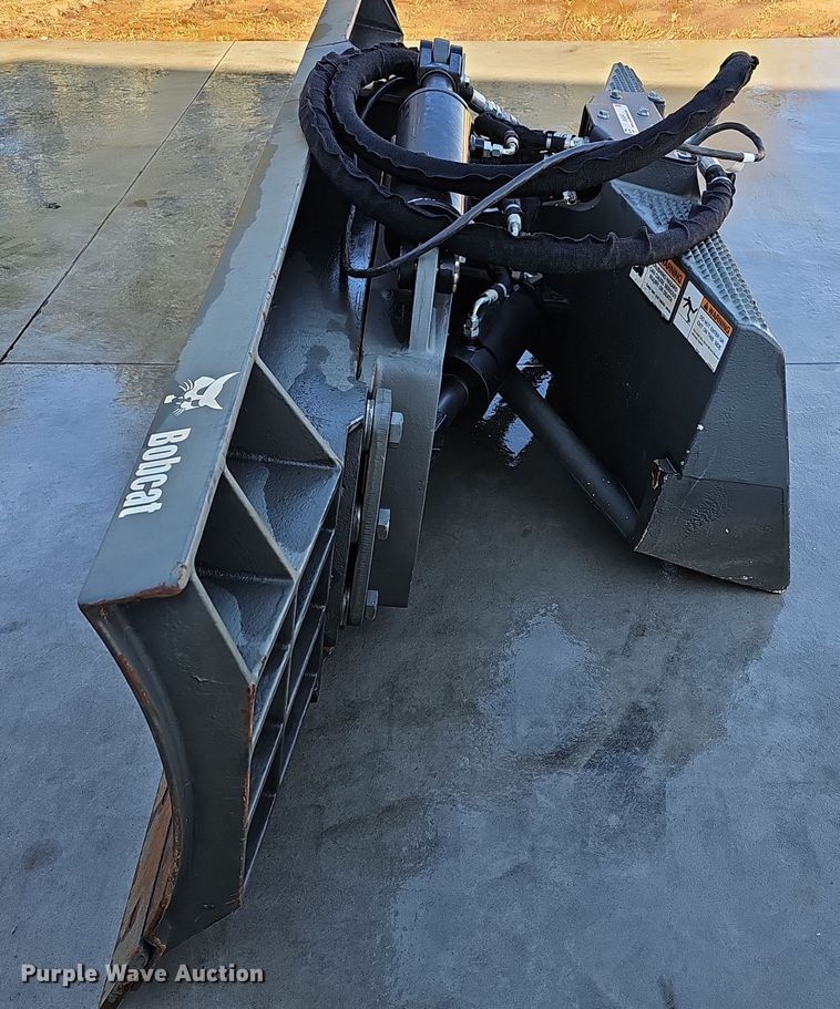image for item OL9347 2017 Bobcat  skid steer dozer blade
